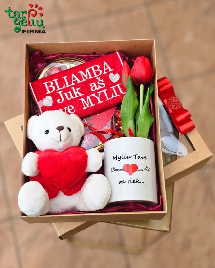 "Myliu tave va tiek"