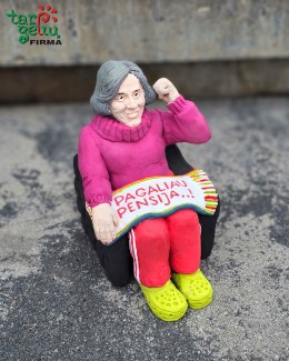 Suvenyrinė figūrėlė „Pagaliau pensija..!“ (mot.)