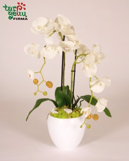 Dirbtinių baltų orchidėjų kompozicija