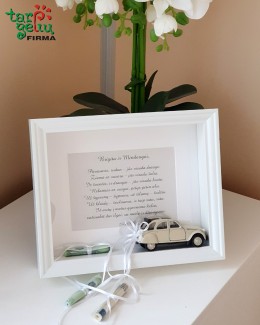 Pinigų rėmelis ir sveikinimas "Važiuokit..."