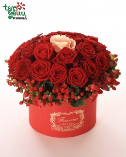 Dėžutė su rožėmis "Mylėsiu"