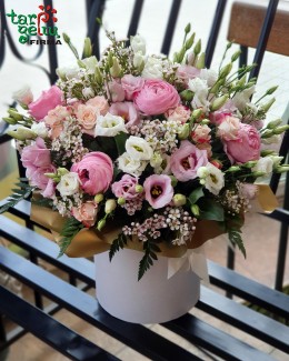 Romantiška gėlių dėžutė