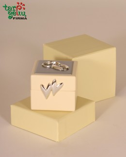 Dėžutė vestuviniams žiedams