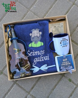"Tėčiui - šeimos galvai"