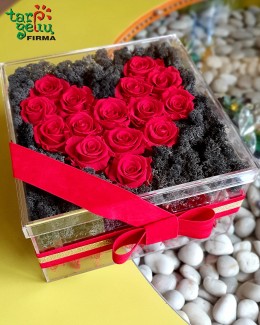 Miegančių rožių dėžutė "Love"