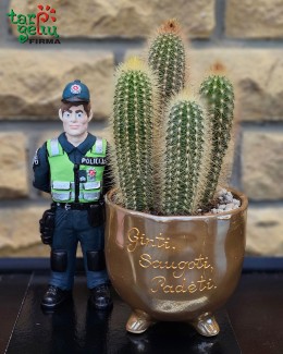 Policininkas ir kaktusas "Ginti. Saugoti. Padėti"