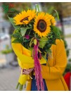 Gėlių puokštė su saulėgrąžimis „Saulėtas prisilietimas“ 