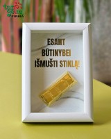 „Esant būtinybei išmušti...!“ (Aukso luitas-žiebtuvėlis)