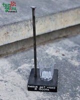 "Pakalk ant visko ir išgerk"