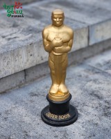 Oskaro statulėlė "Super Bosui"