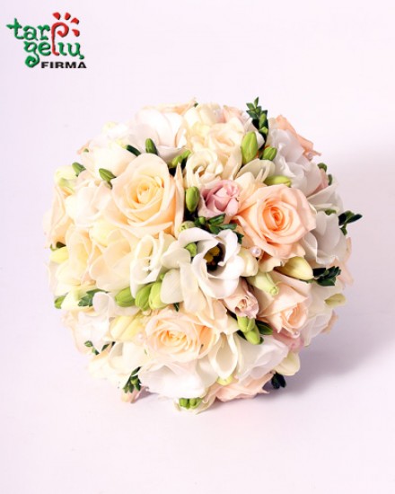 Vestuvinė puokštė iš rožių