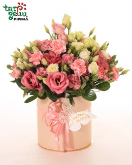 Коробка с цветами для мамы