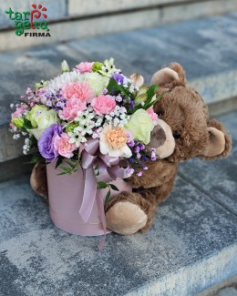 Цветочная коробка и мишка