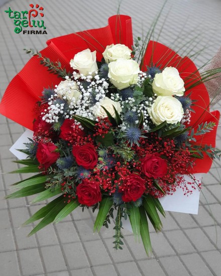 Red and white roses bouquet