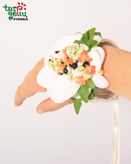 Flower bracelet bridesmaid