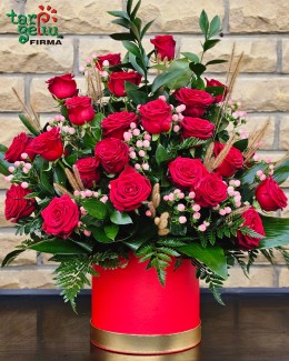 Arrangements of Red Roses