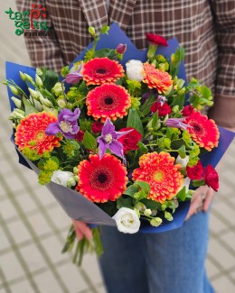 Colourful flowers bouquet 