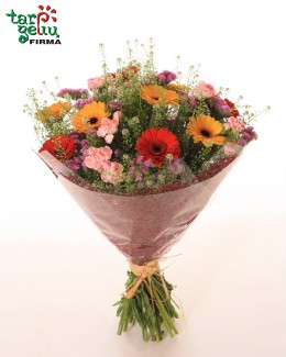 Colourful flowers bouquet 