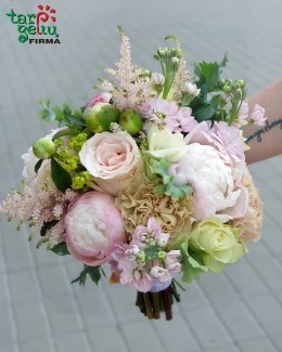 Wedding bouquet of roses